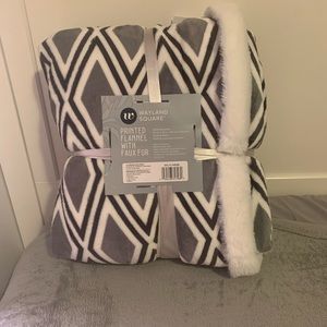 3 FOR 20 Wayland Square Grey Pattern Blanket
